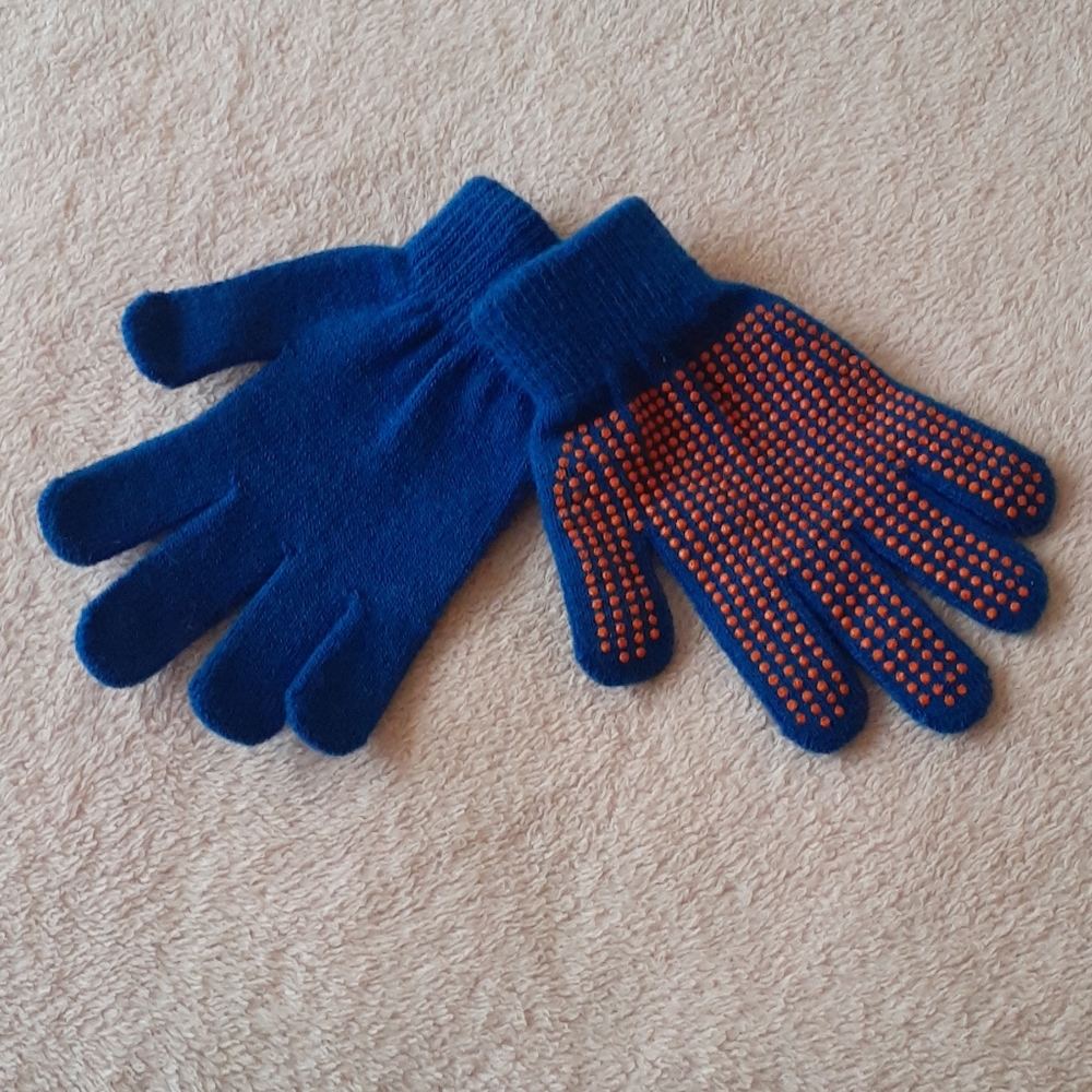 NWOT grip gloves